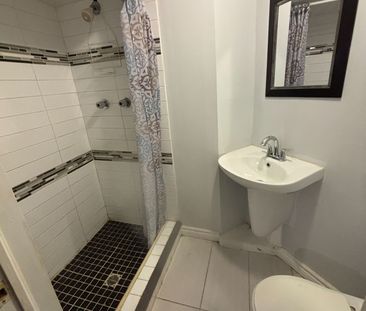 For Lease - 40 burnhope Drive, Brampton, Ontario - Photo 3