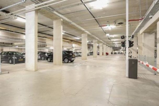 Appartement te huur: Vrouwengelukhof 246 1061 BS Amsterdam - Photo 1