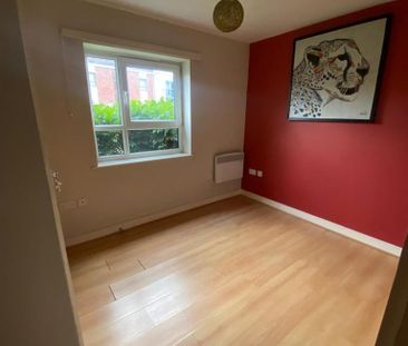 1 bedroom in a flat share to rent - Photo 5