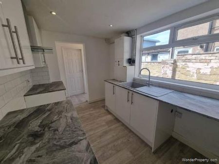 3 bedroom property to rent in Grimsby - Photo 3