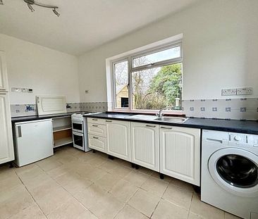 The Flat, Cheltenham, GL53 - Photo 3