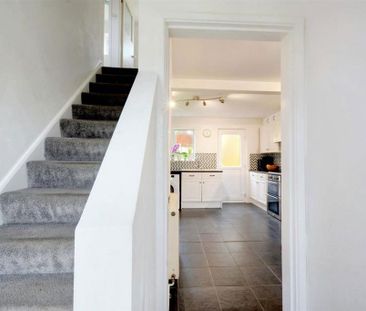 3 bedroom terraced house to rent - Photo 6