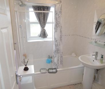 2 bedroom maisonette to rent - Photo 5