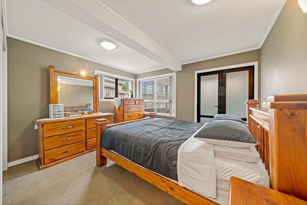 5 Bedrooms on Dundale Ave - Photo 1