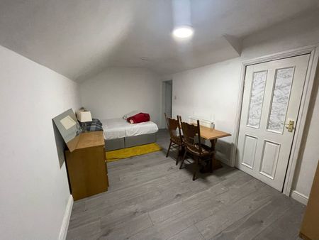 1 Bed Flat, Sherbourne Road, B27 - Photo 3