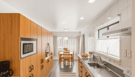 Spacious living! - Photo 2