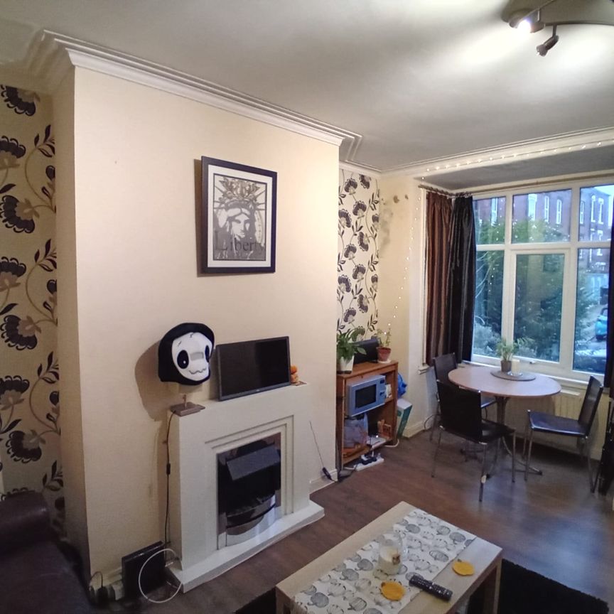 3 Bed - 35 Lumley Road, Burley, Leeds - LS4 2NH - Student - Photo 1