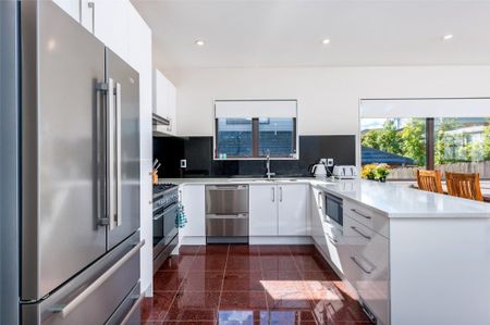 Room for All! Bring the Family! - Photo 3