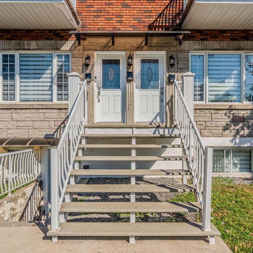 49 Rue Airlie, Montréal (LaSalle), QC H8R - Photo 1
