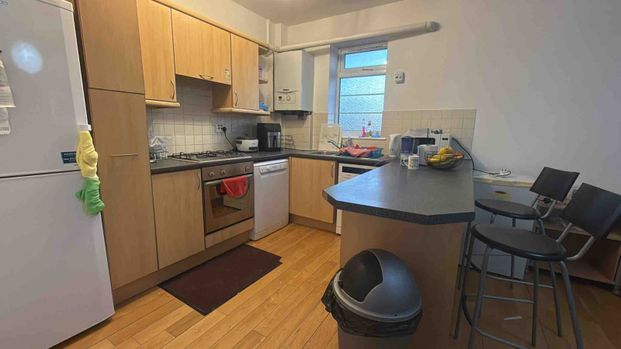 Large En-suite room to let in Rayners Lane Rent £1000 pcm - Photo 1