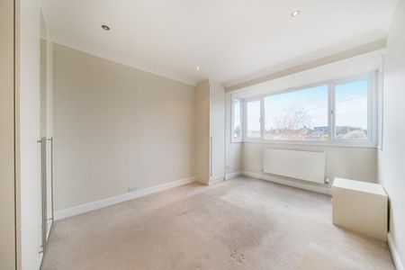 4 bedroom semi-detached house to rent - Photo 4