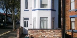 SIX BEDROOM-3 BATHROOMS-10 MINS FROM CITY CENTRE-£60 P/W/P/P - Photo 2