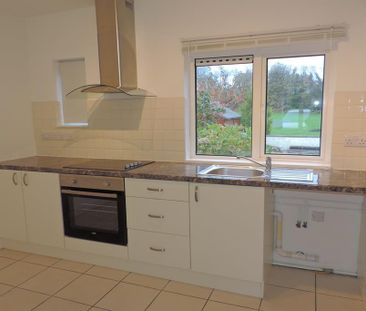 2 bedroom semi-detached house to rent - Photo 3