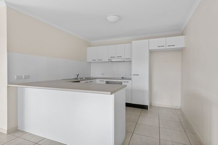 5/19 Latham Street, Chermside QLD 4032 - Apartment For Rent | Domain - Photo 5