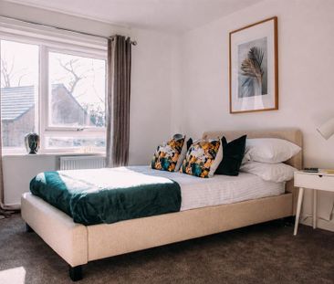 4 bedroom semi-detached house to rent - Photo 6