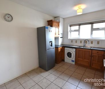 2 bedroom maisonette to rent - Photo 4