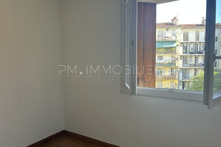 T3 CINQ AVENUES 4èmeDans semi-récent, 4ème étage avec ascens - Photo 3