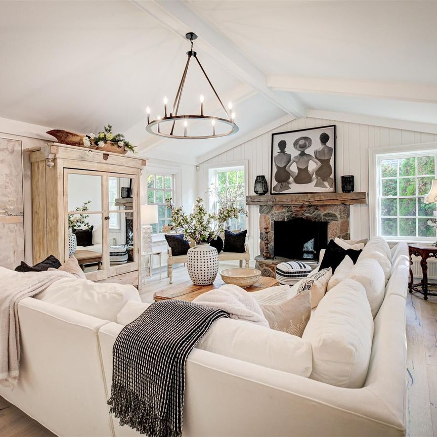 For Lease - 317 Gloucester Avenue, Oakville, Ontario - Photo 1