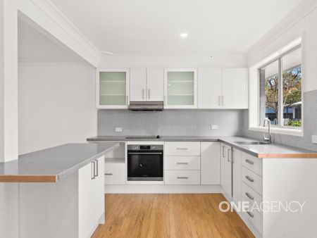 FAMILY HOME WITH 4 BEDROOMS AND BONUS 5TH BEDROOM POTENTIAL - Photo 2