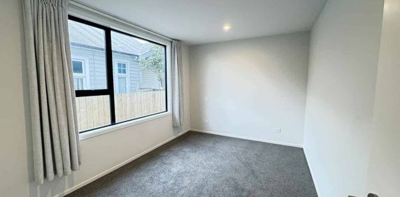 MOVE IN BEFORE CHRISTMAS - WHAT A FABULOUS END TO THE YEAR - Photo 2