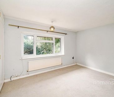 4 bedroom detached house to rent - Photo 2