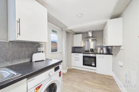 4 bedroom house of multiple occupation to rent - Photo 4