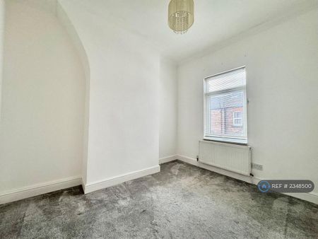 2 bedroom terraced house to rent - Photo 2