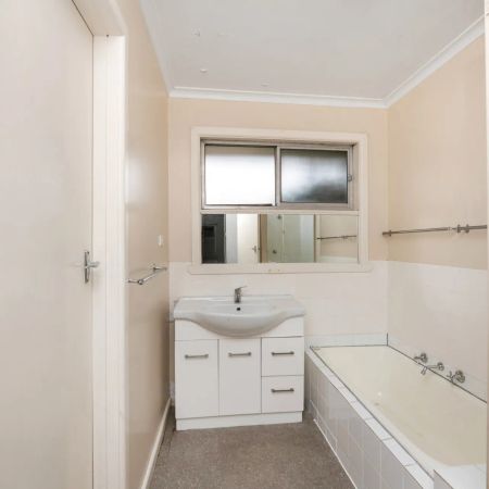 Neat Family Home in Quiet White Hills Location - Photo 3