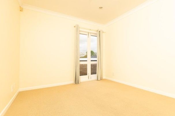 Character family home - Photo 1