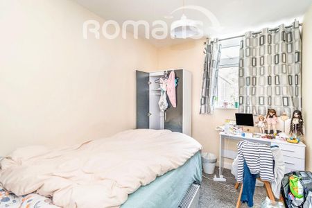 5 bedroom flat to rent - Photo 4