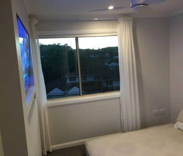 Renovated Townhouse with Garden and Pets Approved - Photo 6