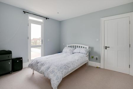 A superb house available to rent on Clapham Manor Street, SW4. - Photo 5