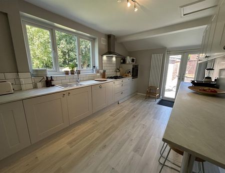 3 Bedroom Detached Available Arranging tenancy - Photo 3