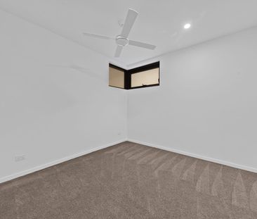 New 3 Bedroom 2nd Floor Apartment with Hinterland Views - Photo 3