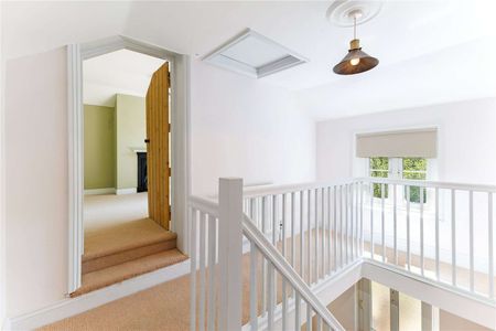 A charming three bedroom cottage in the New Forest - Photo 3