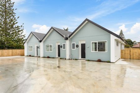 Enjoy modern living in a brand new unit - Photo 2