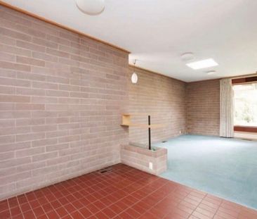 Glen Waverley - Photo 1