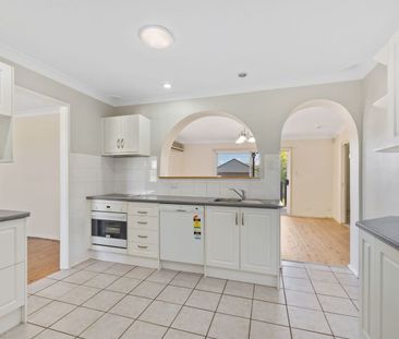 Beautifully Presented 4 Bedroom Family Home - Photo 6