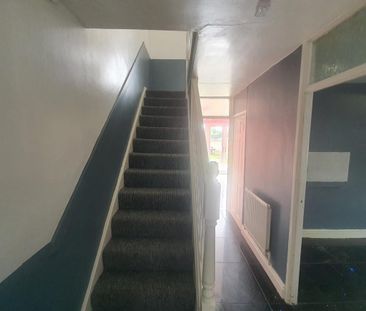 3 bedroom terraced house to rent - Photo 2