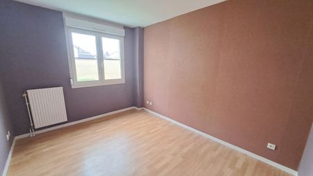 Location appartement T4 83.16m² à Reims (51100) Loyer CC * : 850.23 € Réf : ER.30439 - Photo 3