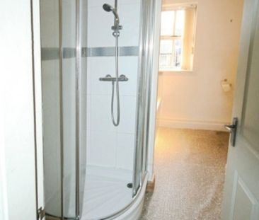 2 bedroom Flat To Let Total Size: 936 SQ FT - Photo 2