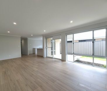 Brand New Family Home – Peaceful Whitby Lifestyle - Photo 1