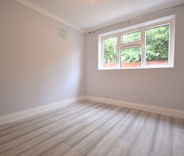 Flat to rent - Perry Street Gardens, Chislehurst, BR7 - Photo 1