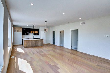 For Lease - 173 WILLIAM Street, North Middlesex, Ontario - Photo 3