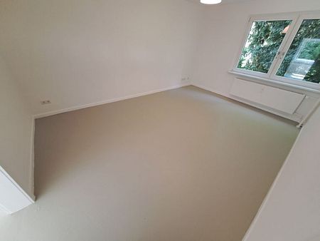 3-Raumwohnung mit Loggia in Mülheim zu vermieten - Photo 4