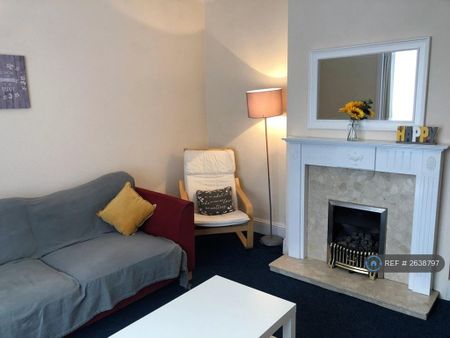4 bedroom terraced house to rent - Photo 2