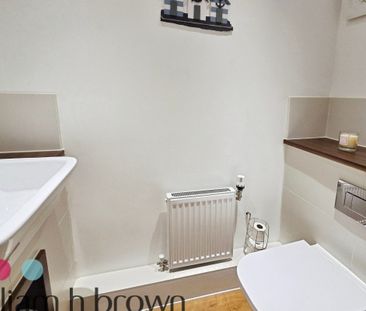 Arthur Turp Close - Photo 2