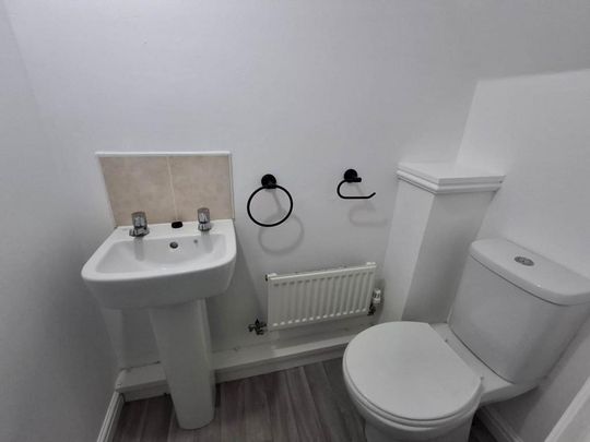 2 bedroom terraced house to rent - Photo 1