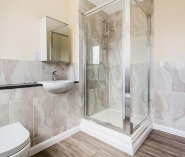 2 bedroom penthouse to rent - Photo 1
