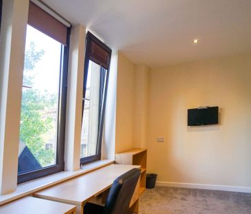 Flat 5, Gladstone Buildings, 1 St James Row, S1 2EU - Photo 1